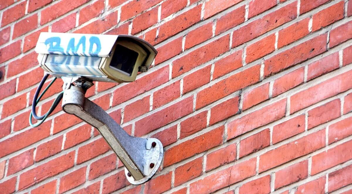 Как обезопасить камеры видеонаблюдения от вандалов